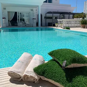White House Luxury Hospitality Ольбия