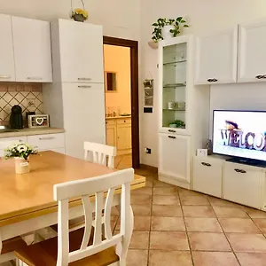Exclusive Use- Uso Esclusivo - La Maison De Gioel - Entire House - Intera Casa - With Kitchenette - Con Cucinino - With Washing Machine - Con Lavatrice - Free Public Parking In Front Of The House - Parcheggio Pubblico Gratuito Difronte Casa Appartement